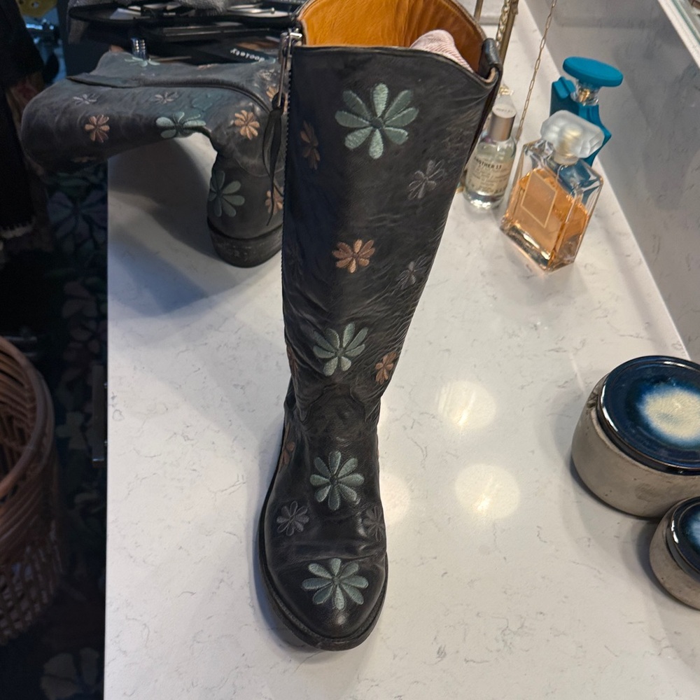 Old Gringo Floral Embroidered Black Boots
